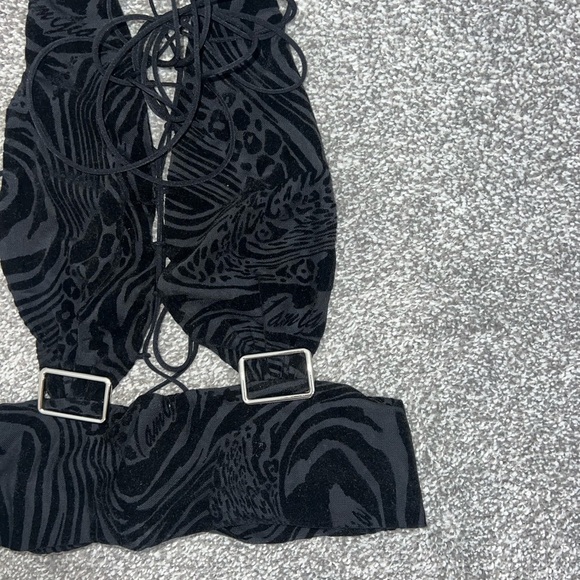 I am Gia black xs top - Picture 3 of 8